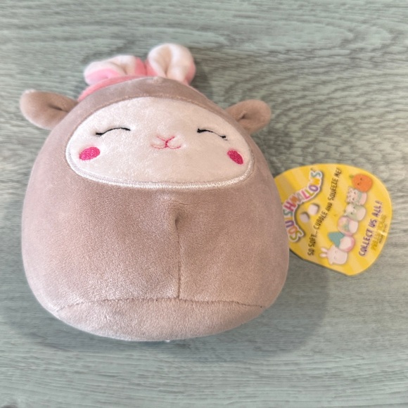 SQUISHMALLOW Easter Squad 4.5” Sophie the Lamb with Bunny Ears NWT - Picture 1 of 7